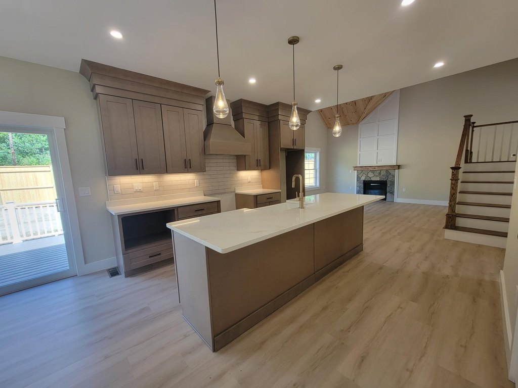 Laconia, New Hampshire, 03246, United States, 3 Bedrooms Bedrooms, ,2.5 BathroomsBathrooms,Residential,Forsale,1952892