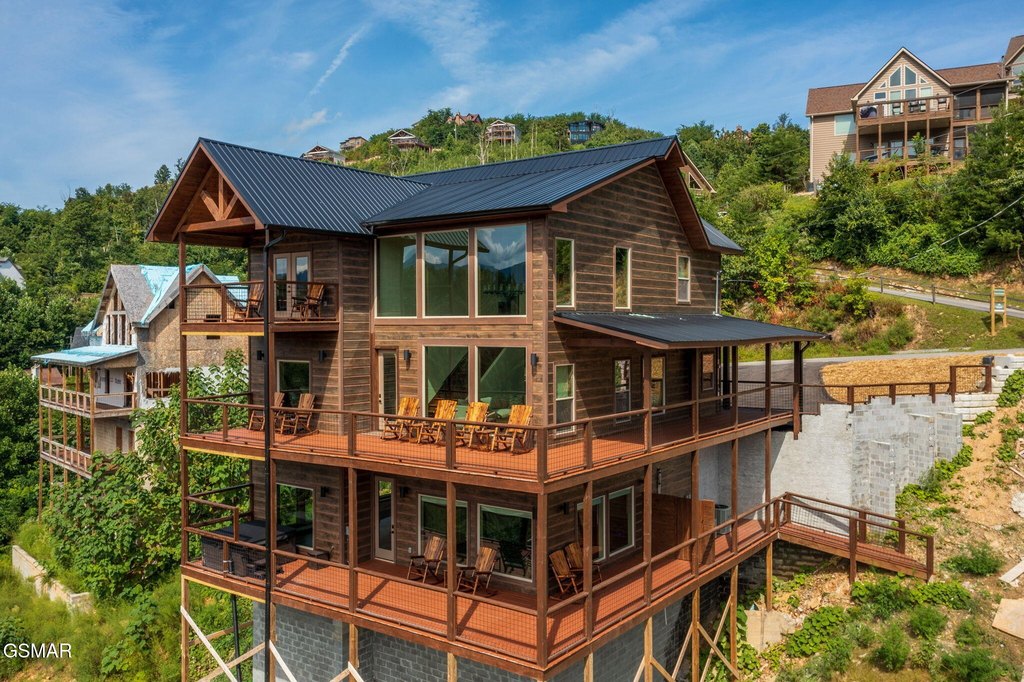 Gatlinburg, Tennessee, 37738, United States, 5 Bedrooms Bedrooms, ,6 BathroomsBathrooms,Residential,Forsale,1942440