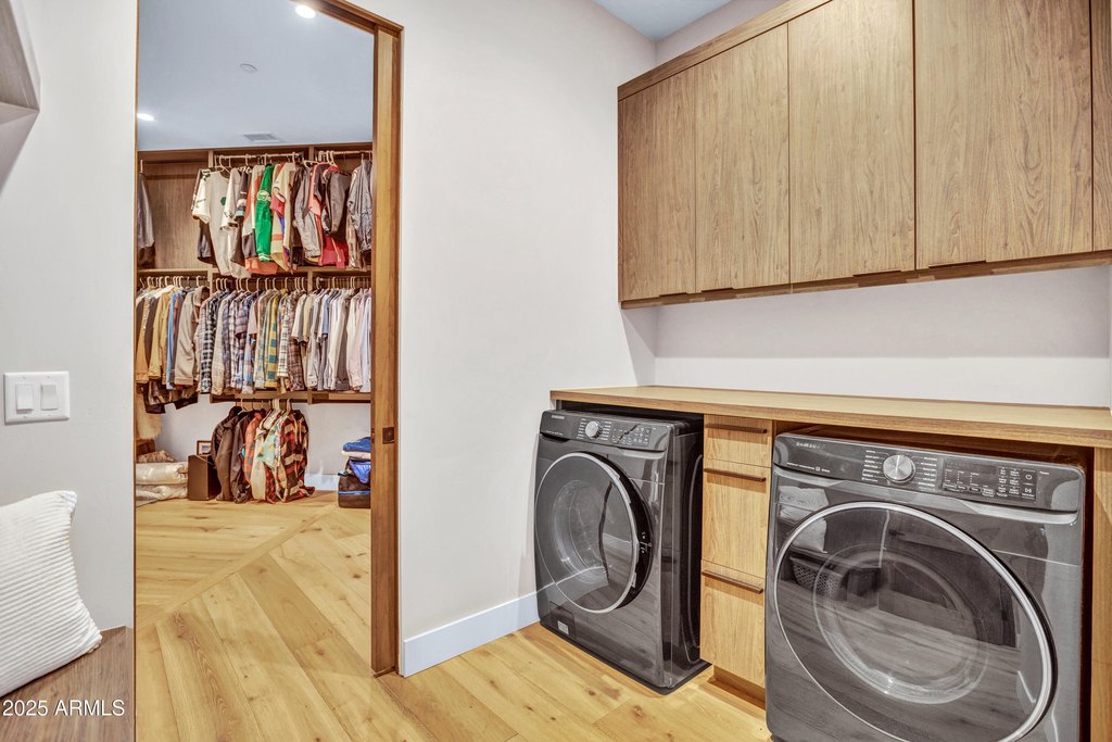 Sedona, Arizona, 86336, United States, 5 Bedrooms Bedrooms, ,3 BathroomsBathrooms,Residential,Forsale,1946092