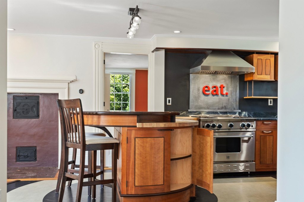 North Hampton, New Hampshire, 03862, United States, 3 Bedrooms Bedrooms, ,2.5 BathroomsBathrooms,Residential,Forsale,1952897