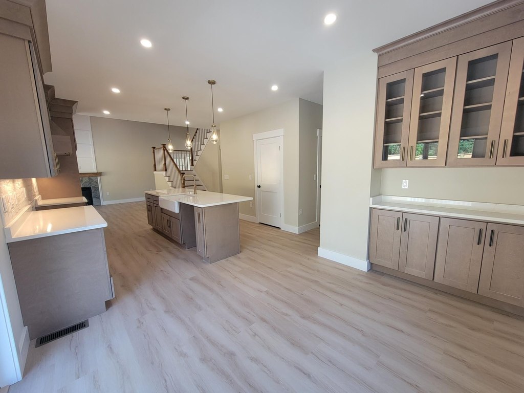 Laconia, New Hampshire, 03246, United States, 3 Bedrooms Bedrooms, ,2.5 BathroomsBathrooms,Residential,Forsale,1952892