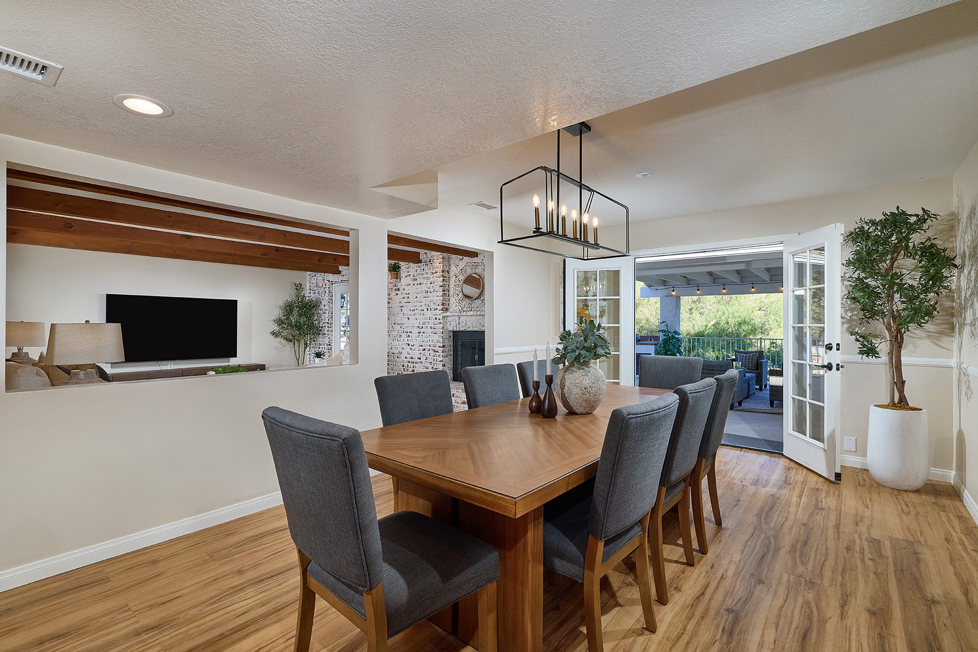 Temecula, California, 92591, United States, 4 Bedrooms Bedrooms, ,2 BathroomsBathrooms,Residential,Forsale,1941477