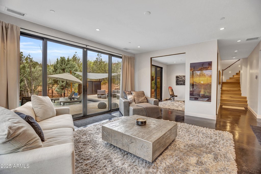 Sedona, Arizona, 86336, United States, 5 Bedrooms Bedrooms, ,3 BathroomsBathrooms,Residential,Forsale,1946092