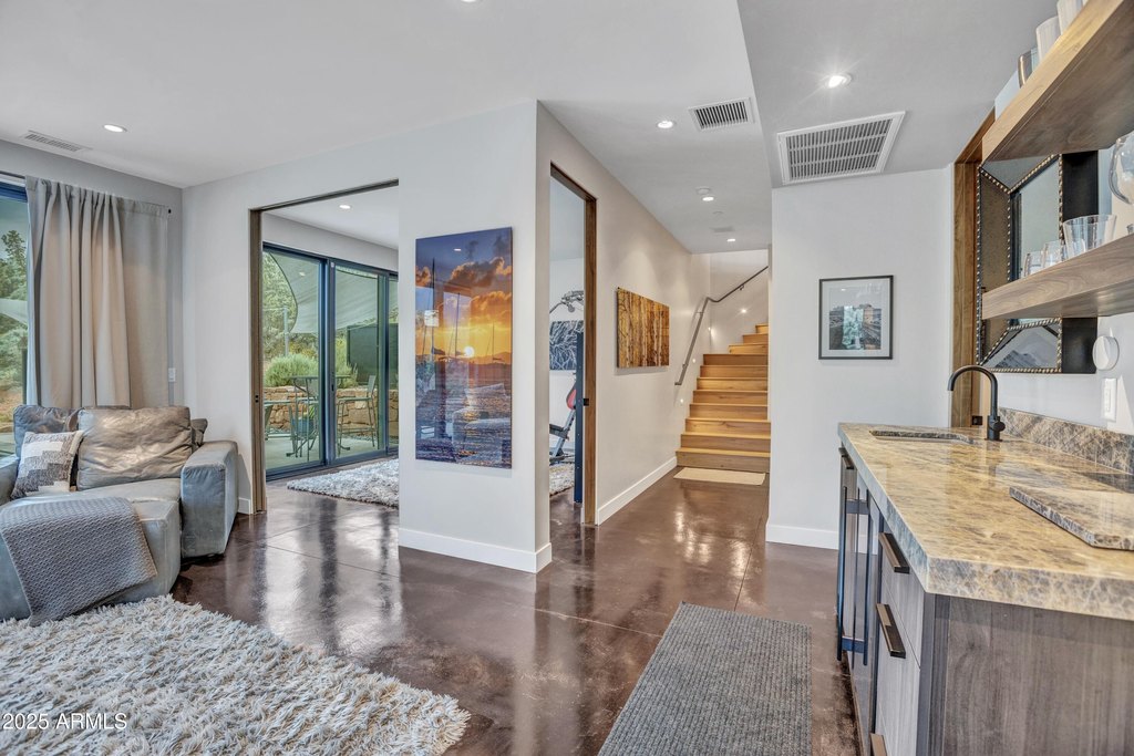 Sedona, Arizona, 86336, United States, 5 Bedrooms Bedrooms, ,3 BathroomsBathrooms,Residential,Forsale,1946092