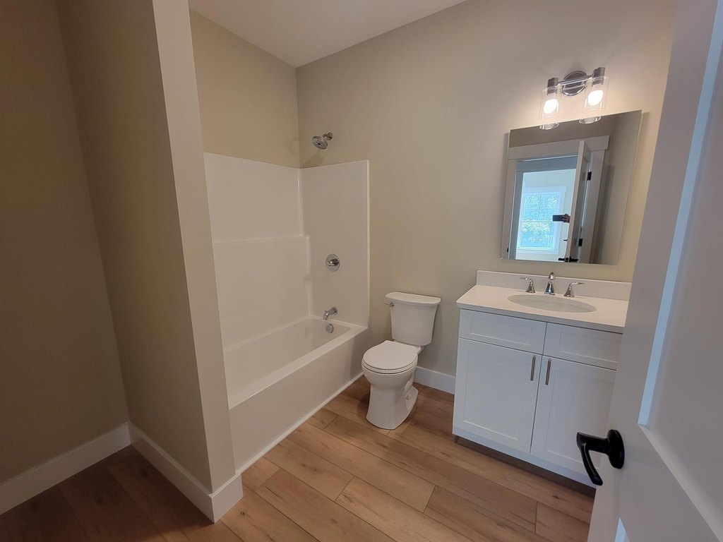 Laconia, New Hampshire, 03246, United States, 3 Bedrooms Bedrooms, ,2.5 BathroomsBathrooms,Residential,Forsale,1952893