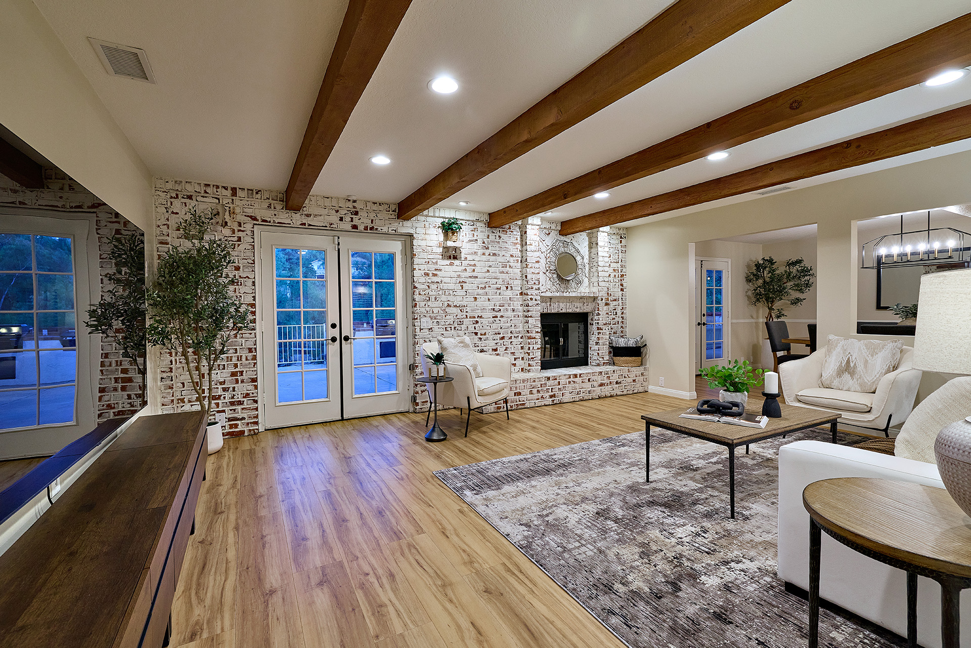 Temecula, California, 92591, United States, 4 Bedrooms Bedrooms, ,2 BathroomsBathrooms,Residential,Forsale,1941477