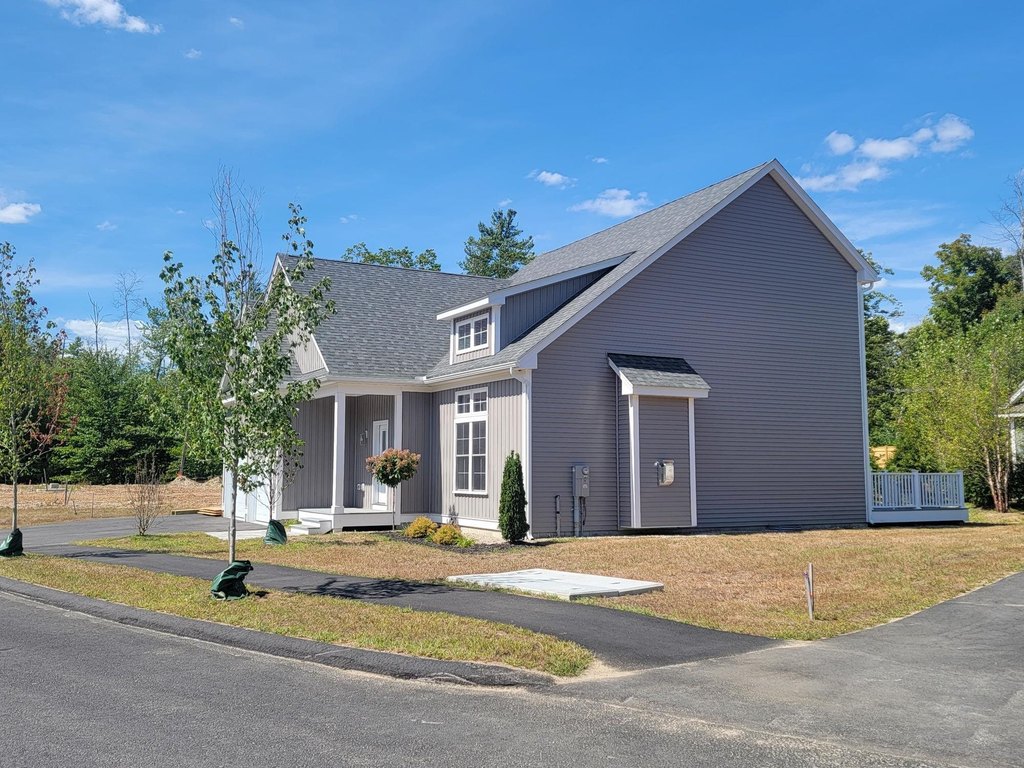 Laconia, New Hampshire, 03246, United States, 3 Bedrooms Bedrooms, ,2.5 BathroomsBathrooms,Residential,Forsale,1952891