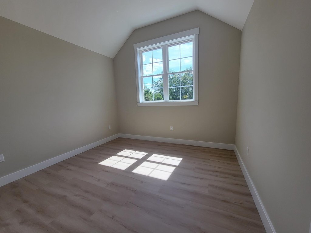 Laconia, New Hampshire, 03246, United States, 3 Bedrooms Bedrooms, ,2.5 BathroomsBathrooms,Residential,Forsale,1952892