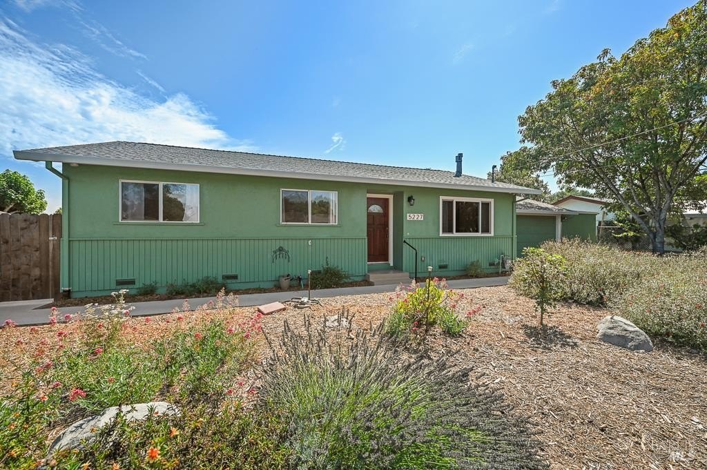 Sebastopol, California, 95472, United States, 3 Bedrooms Bedrooms, ,1 BathroomBathrooms,Residential,Forsale,1985939