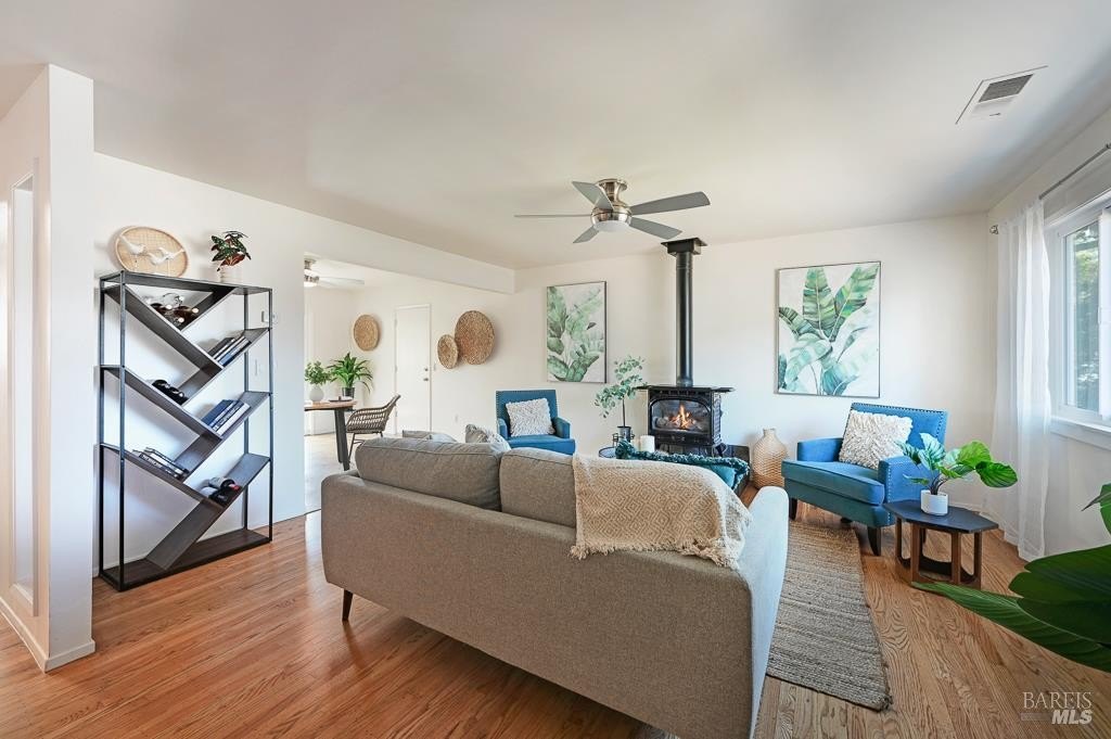 Sebastopol, California, 95472, United States, 3 Bedrooms Bedrooms, ,1 BathroomBathrooms,Residential,Forsale,1985939