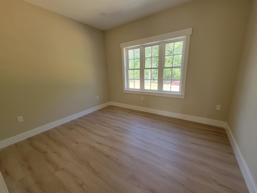 Laconia, New Hampshire, 03246, United States, 3 Bedrooms Bedrooms, ,2.5 BathroomsBathrooms,Residential,Forsale,1952892