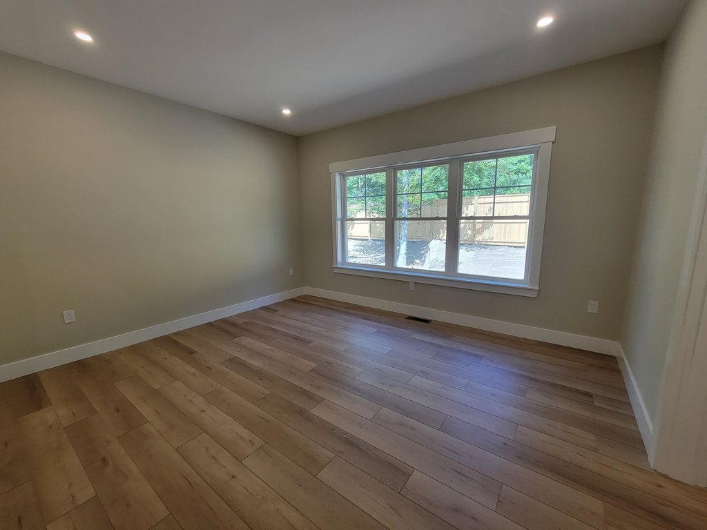 Laconia, New Hampshire, 03246, United States, 3 Bedrooms Bedrooms, ,2.5 BathroomsBathrooms,Residential,Forsale,1952893
