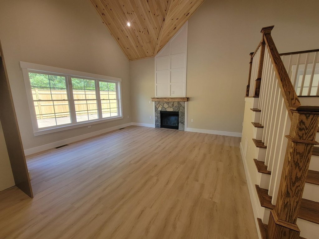 Laconia, New Hampshire, 03246, United States, 3 Bedrooms Bedrooms, ,2.5 BathroomsBathrooms,Residential,Forsale,1952892