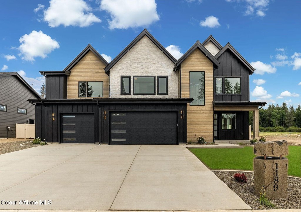 Hayden, Idaho, 83835, United States, 5 Bedrooms Bedrooms, ,4.5 BathroomsBathrooms,Residential,Forsale,1984586