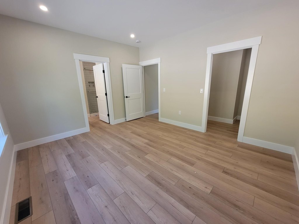 Laconia, New Hampshire, 03246, United States, 3 Bedrooms Bedrooms, ,2.5 BathroomsBathrooms,Residential,Forsale,1952893