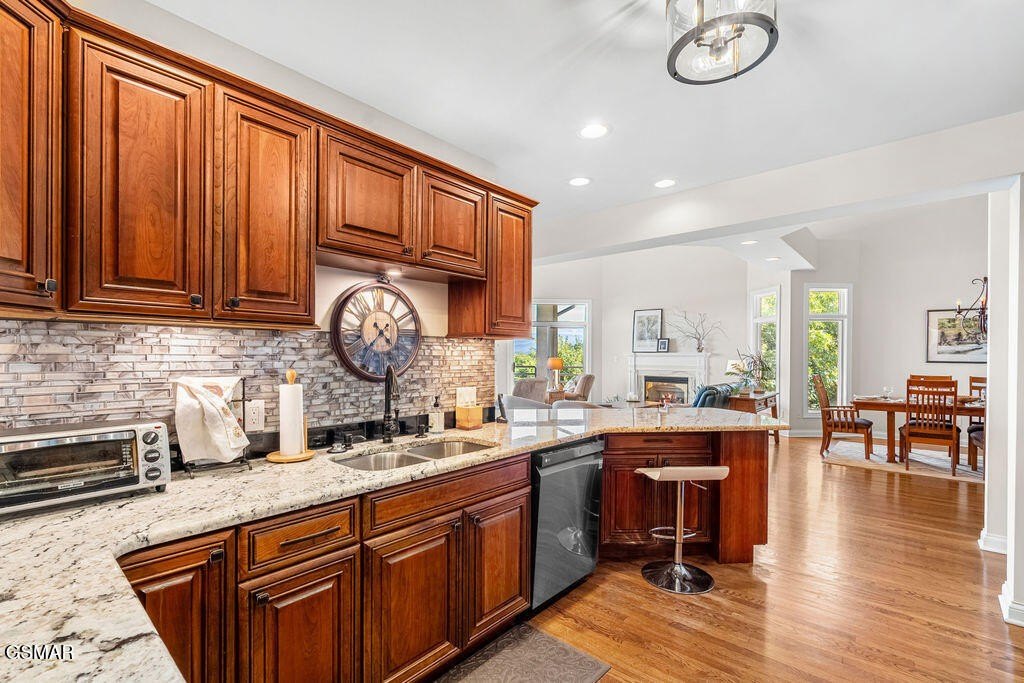 Sevierville, Tennessee, 37862, United States, 4 Bedrooms Bedrooms, ,4 BathroomsBathrooms,Residential,Forsale,1999437