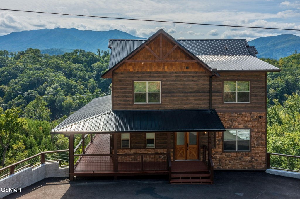 Gatlinburg, Tennessee, 37738, United States, 5 Bedrooms Bedrooms, ,6 BathroomsBathrooms,Residential,Forsale,1942440