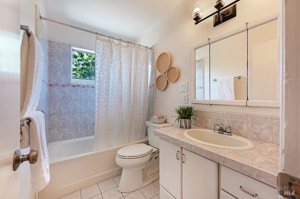 Sebastopol, California, 95472, United States, 3 Bedrooms Bedrooms, ,1 BathroomBathrooms,Residential,Forsale,1985939