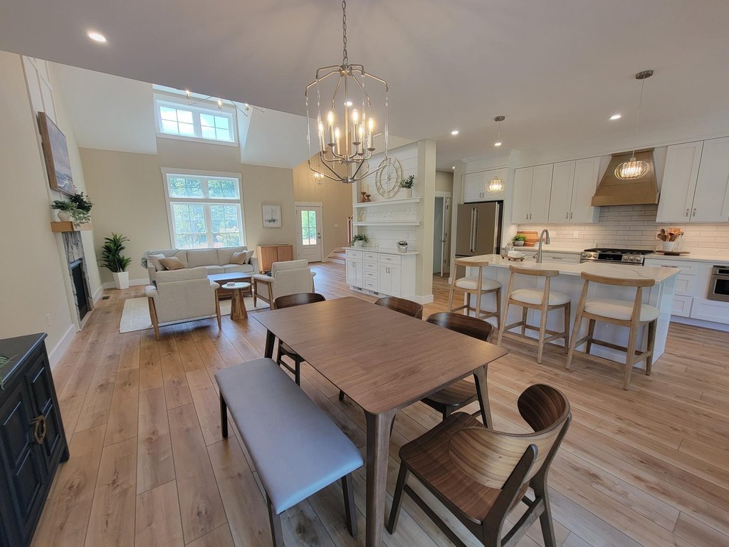 Laconia, New Hampshire, 03246, United States, 3 Bedrooms Bedrooms, ,2.5 BathroomsBathrooms,Residential,Forsale,1952891