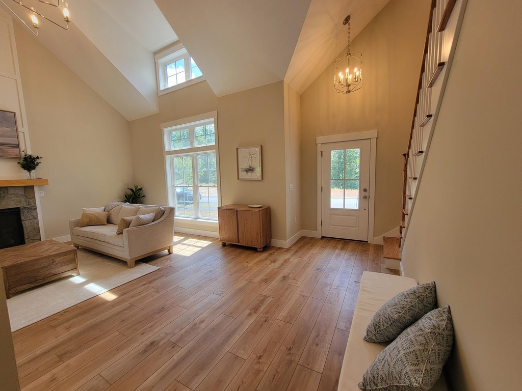 Laconia, New Hampshire, 03246, United States, 3 Bedrooms Bedrooms, ,2.5 BathroomsBathrooms,Residential,Forsale,1952891
