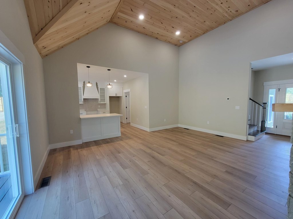 Laconia, New Hampshire, 03246, United States, 3 Bedrooms Bedrooms, ,2.5 BathroomsBathrooms,Residential,Forsale,1952893