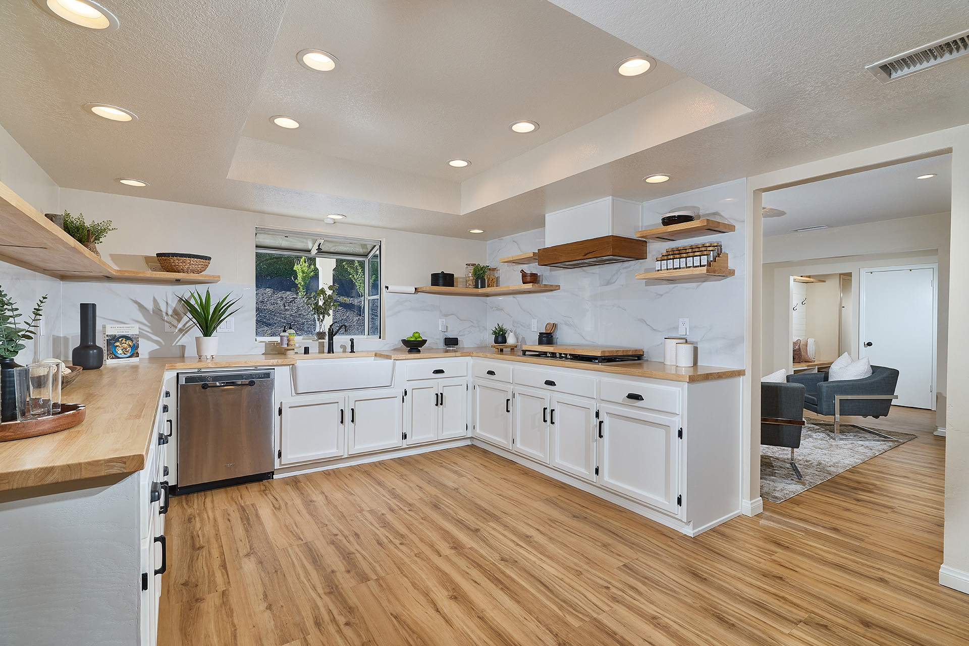 Temecula, California, 92591, United States, 4 Bedrooms Bedrooms, ,2 BathroomsBathrooms,Residential,Forsale,1941477
