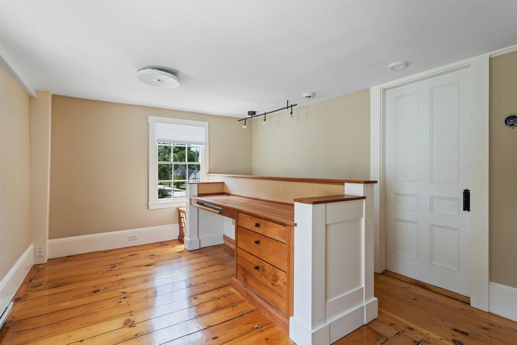 North Hampton, New Hampshire, 03862, United States, 3 Bedrooms Bedrooms, ,2.5 BathroomsBathrooms,Residential,Forsale,1952897