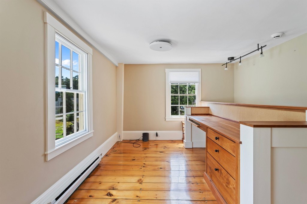 North Hampton, New Hampshire, 03862, United States, 3 Bedrooms Bedrooms, ,2.5 BathroomsBathrooms,Residential,Forsale,1952897