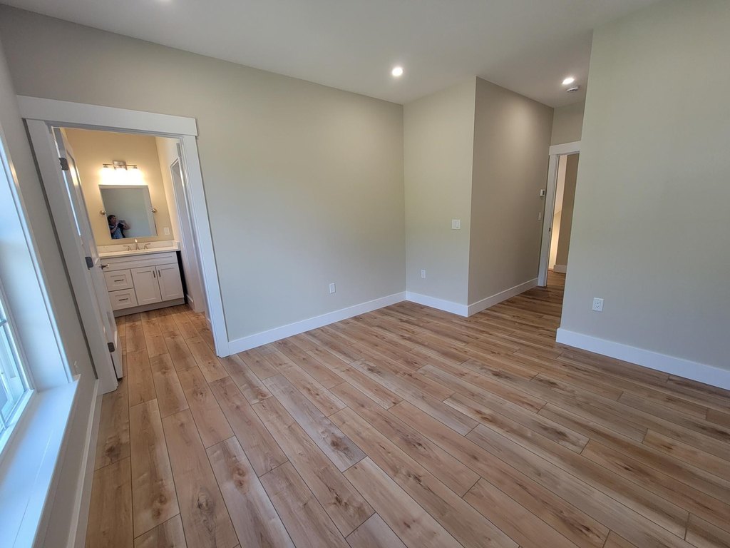 Laconia, New Hampshire, 03246, United States, 3 Bedrooms Bedrooms, ,2.5 BathroomsBathrooms,Residential,Forsale,1952891
