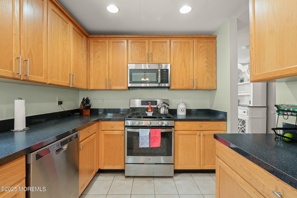 Tinton Falls, New Jersey, 07753, United States, 3 Bedrooms Bedrooms, ,2.5 BathroomsBathrooms,Residential,Forsale,1936820