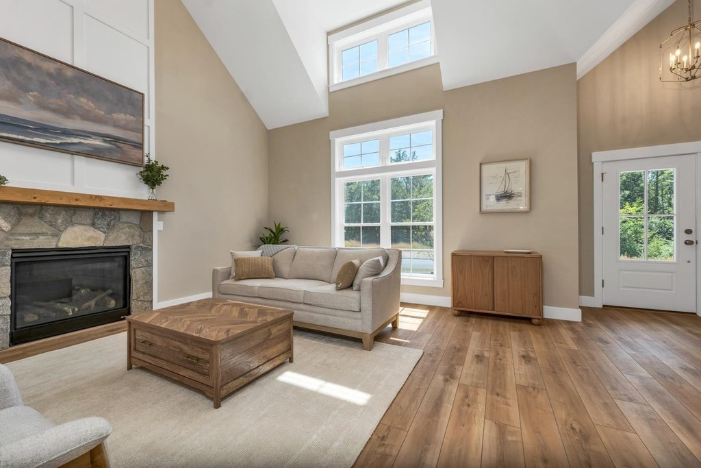 Laconia, New Hampshire, 03246, United States, 3 Bedrooms Bedrooms, ,2.5 BathroomsBathrooms,Residential,Forsale,1952891