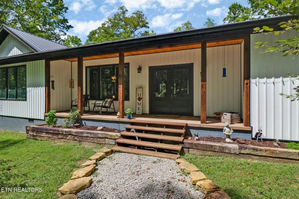 Jamestown, Tennessee, 38556, United States, 3 Bedrooms Bedrooms, ,2.5 BathroomsBathrooms,Residential,Forsale,1968510