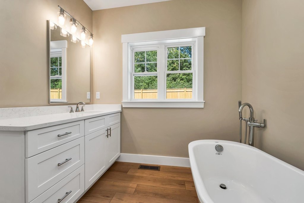 Laconia, New Hampshire, 03246, United States, 3 Bedrooms Bedrooms, ,2.5 BathroomsBathrooms,Residential,Forsale,1952893