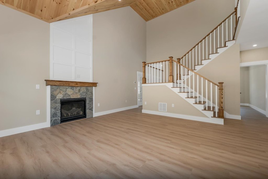 Laconia, New Hampshire, 03246, United States, 3 Bedrooms Bedrooms, ,2.5 BathroomsBathrooms,Residential,Forsale,1952892