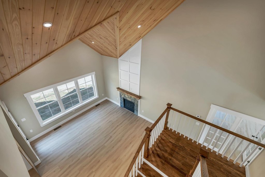 Laconia, New Hampshire, 03246, United States, 3 Bedrooms Bedrooms, ,2.5 BathroomsBathrooms,Residential,Forsale,1952892