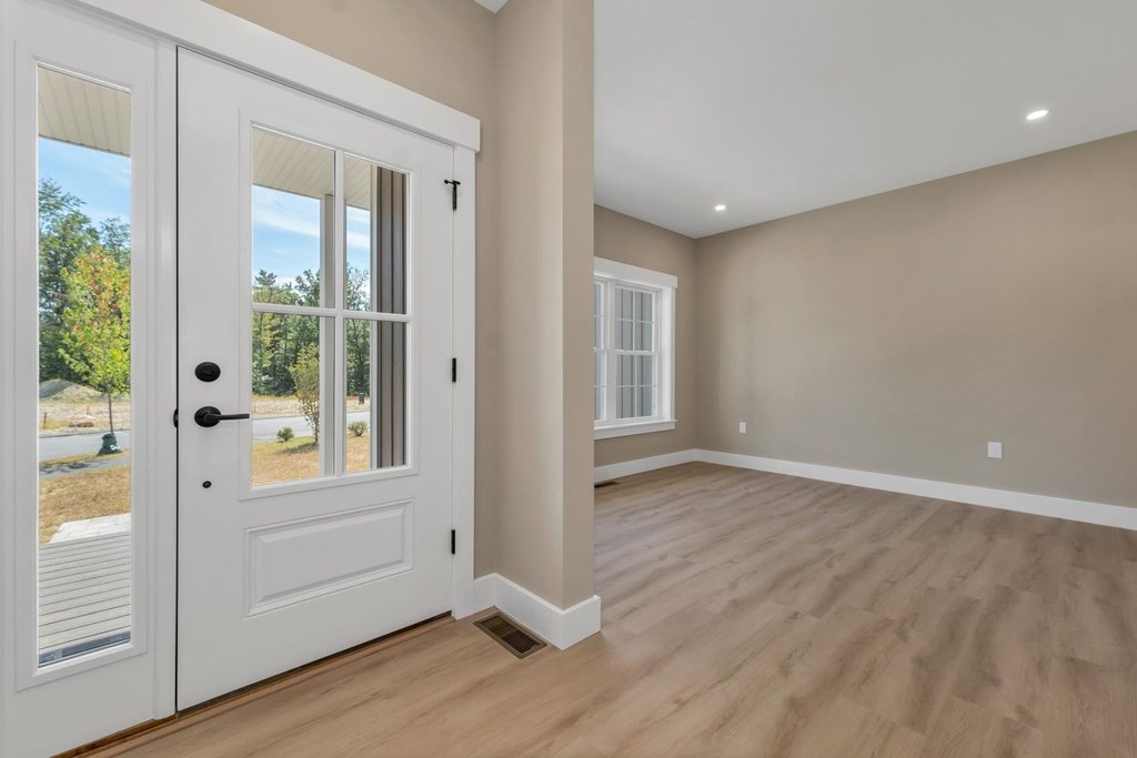Laconia, New Hampshire, 03246, United States, 3 Bedrooms Bedrooms, ,2.5 BathroomsBathrooms,Residential,Forsale,1952892