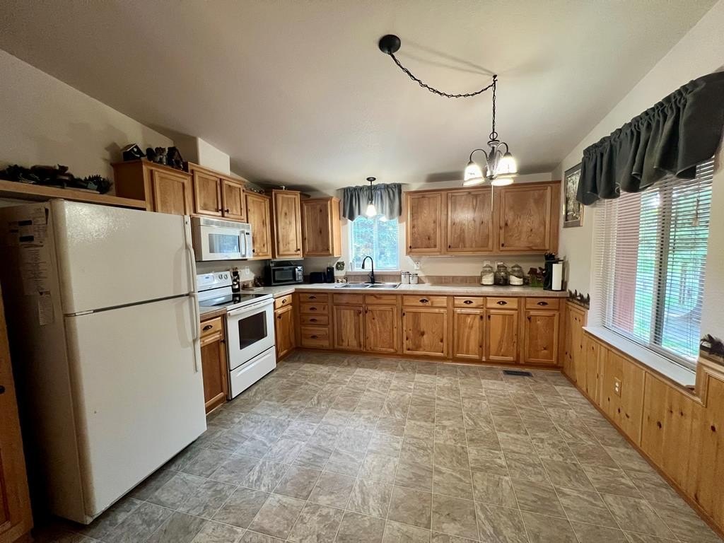 Donnelly, Idaho, 83615, United States, 3 Bedrooms Bedrooms, ,1.5 BathroomsBathrooms,Residential,Forsale,1946179