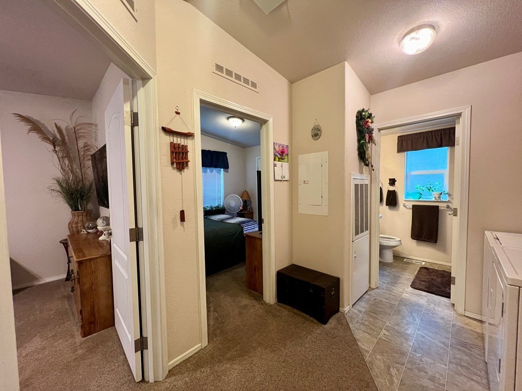 Donnelly, Idaho, 83615, United States, 3 Bedrooms Bedrooms, ,1.5 BathroomsBathrooms,Residential,Forsale,1946179