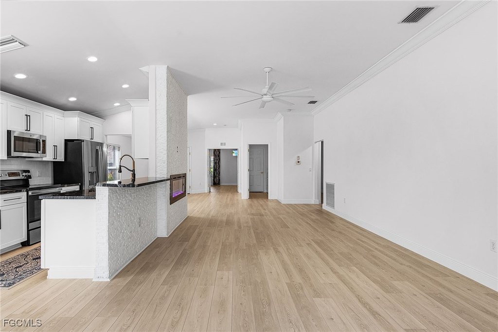 Fort Myers, Florida, 33913, United States, 3 Bedrooms Bedrooms, ,2 BathroomsBathrooms,Residential,Forsale,1954228