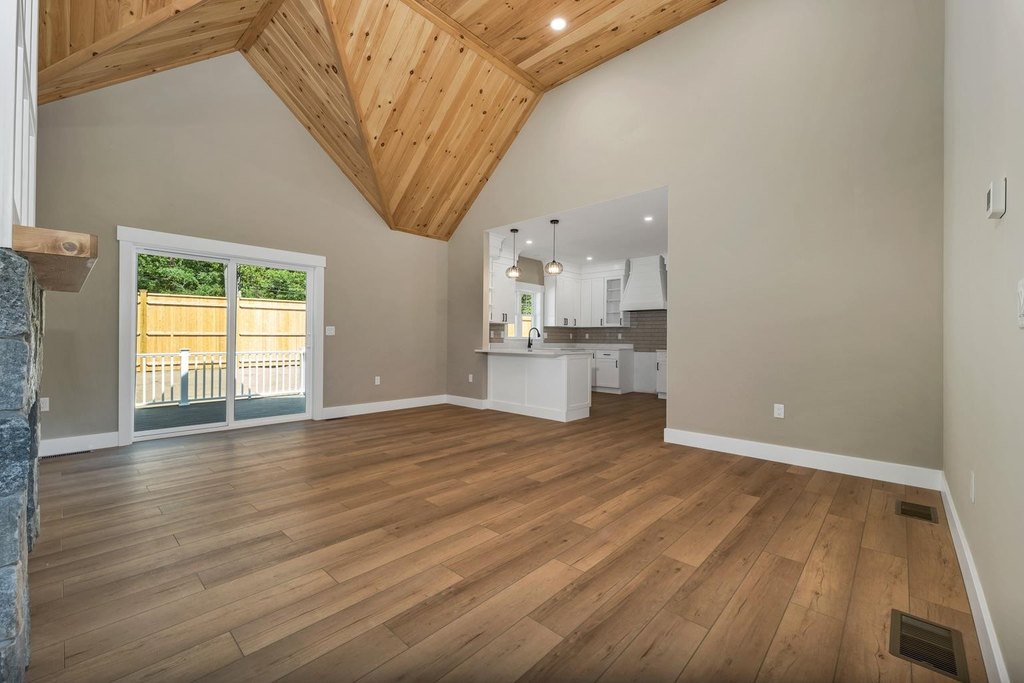 Laconia, New Hampshire, 03246, United States, 3 Bedrooms Bedrooms, ,2.5 BathroomsBathrooms,Residential,Forsale,1952893