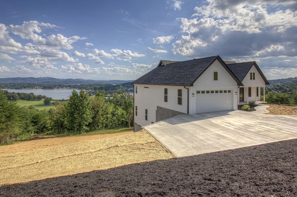 Bean Station, Tennessee, 37708, United States, 3 Bedrooms Bedrooms, ,2 BathroomsBathrooms,Residential,Forsale,1941404