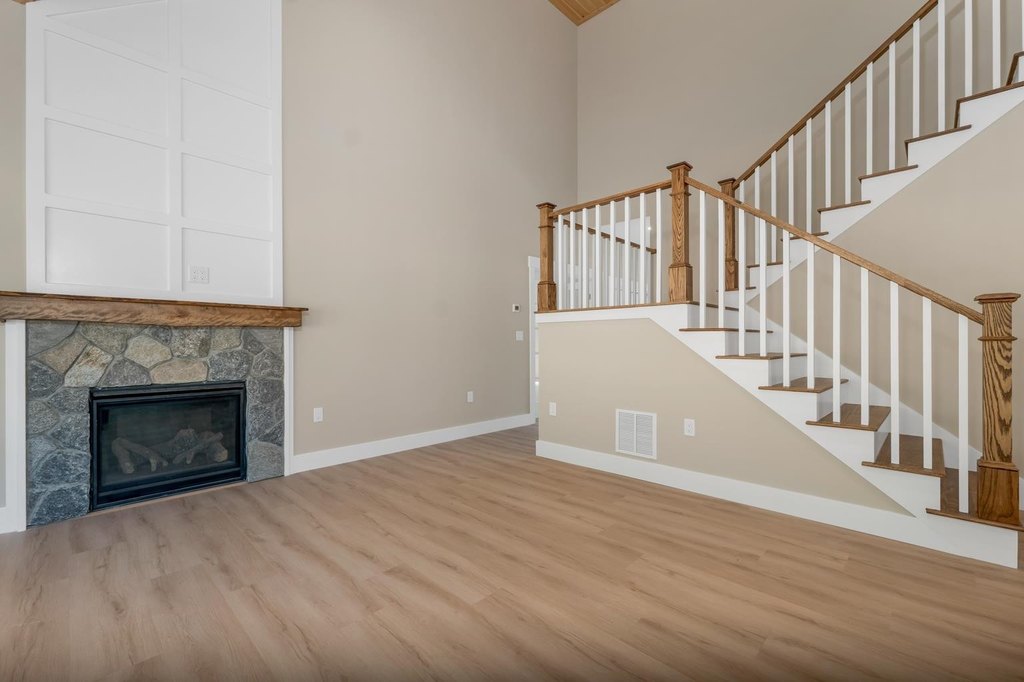 Laconia, New Hampshire, 03246, United States, 3 Bedrooms Bedrooms, ,2.5 BathroomsBathrooms,Residential,Forsale,1952892