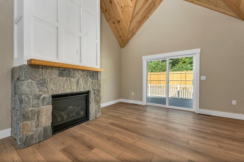 Laconia, New Hampshire, 03246, United States, 3 Bedrooms Bedrooms, ,2.5 BathroomsBathrooms,Residential,Forsale,1952893
