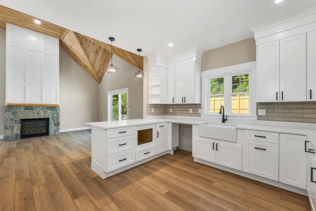 Laconia, New Hampshire, 03246, United States, 3 Bedrooms Bedrooms, ,2.5 BathroomsBathrooms,Residential,Forsale,1952893