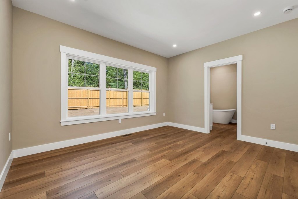Laconia, New Hampshire, 03246, United States, 3 Bedrooms Bedrooms, ,2.5 BathroomsBathrooms,Residential,Forsale,1952893