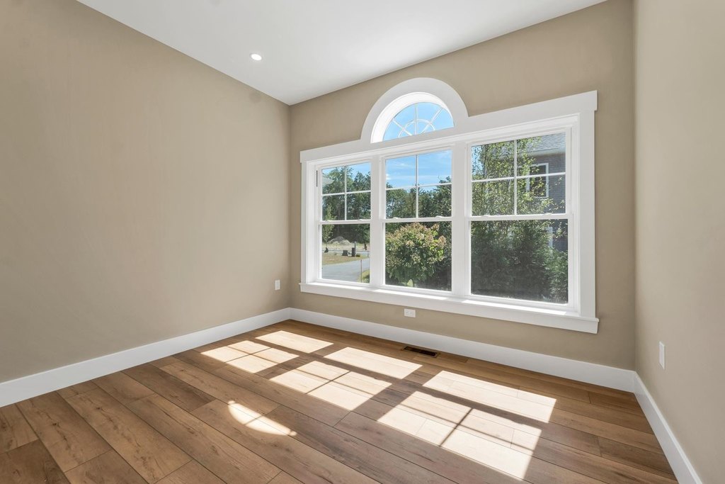 Laconia, New Hampshire, 03246, United States, 3 Bedrooms Bedrooms, ,2.5 BathroomsBathrooms,Residential,Forsale,1952893