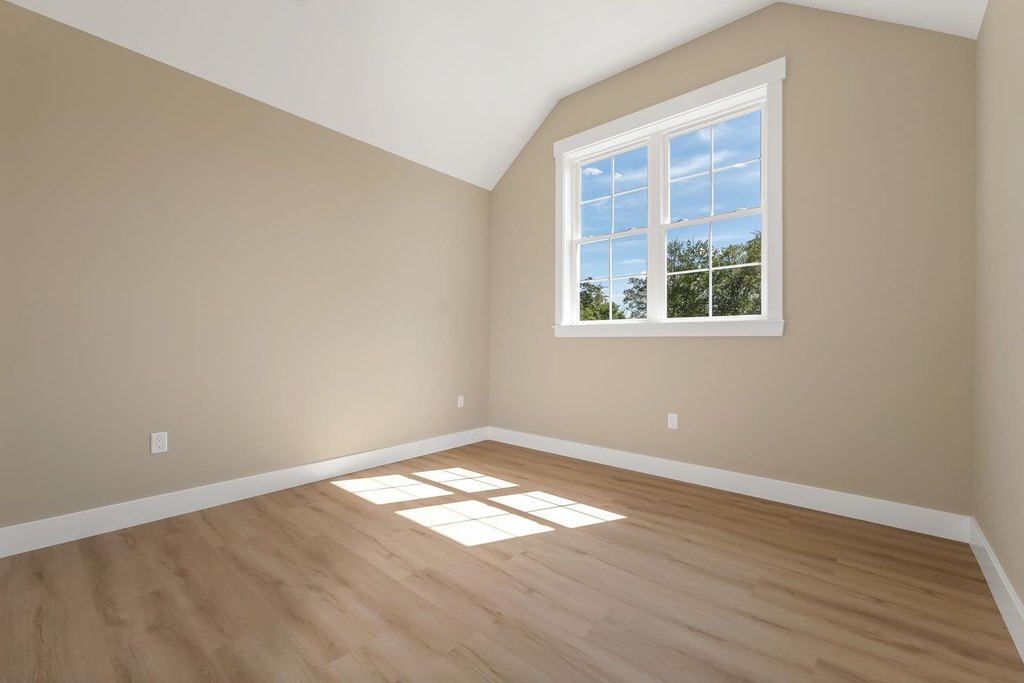 Laconia, New Hampshire, 03246, United States, 3 Bedrooms Bedrooms, ,2.5 BathroomsBathrooms,Residential,Forsale,1952892