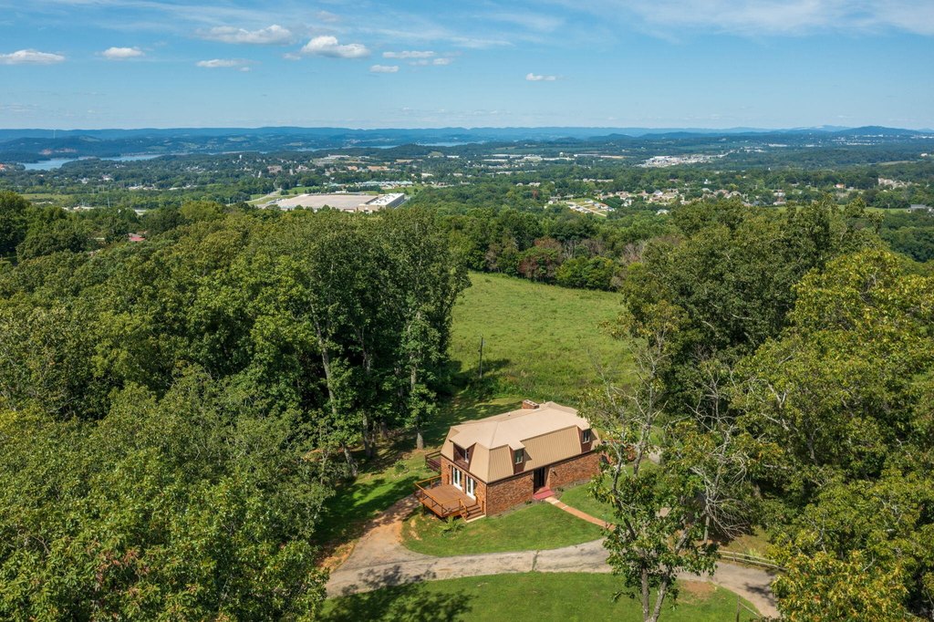 Jefferson City, Tennessee, 37760, United States, 3 Bedrooms Bedrooms, ,3.5 BathroomsBathrooms,Residential,Forsale,1884044
