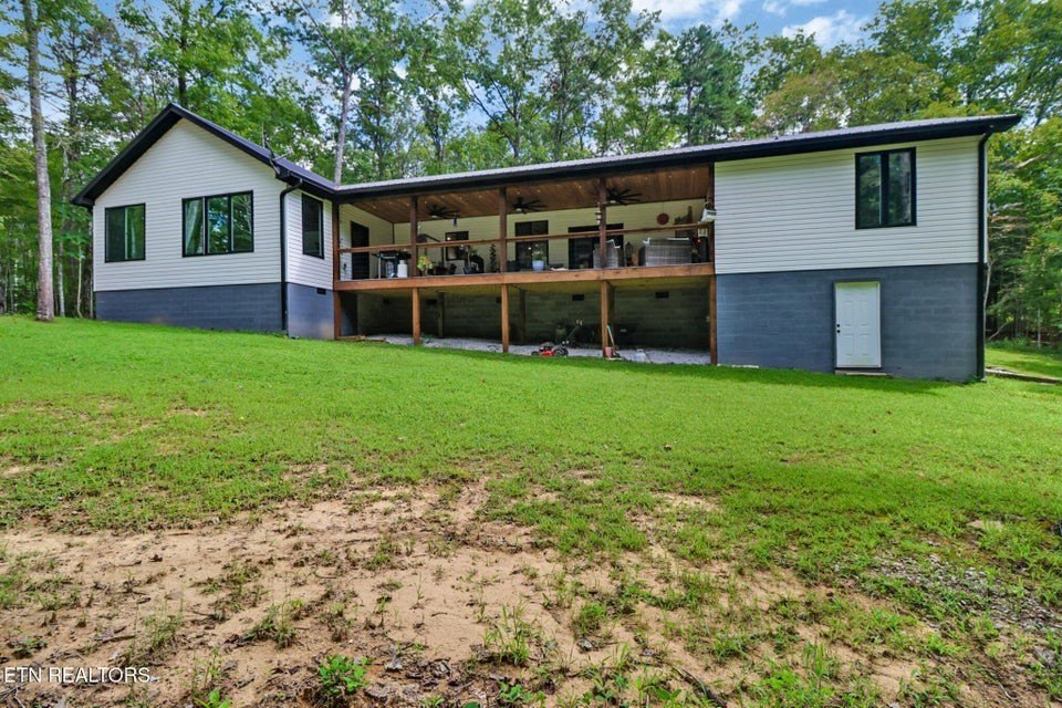 Jamestown, Tennessee, 38556, United States, 3 Bedrooms Bedrooms, ,2.5 BathroomsBathrooms,Residential,Forsale,1968510