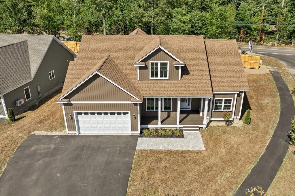 Laconia, New Hampshire, 03246, United States, 3 Bedrooms Bedrooms, ,2.5 BathroomsBathrooms,Residential,Forsale,1952892